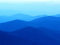 Das sind wunderschöne blaue Berge